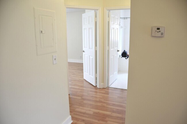 Building Photo - 3355 JAYWOOD Ter