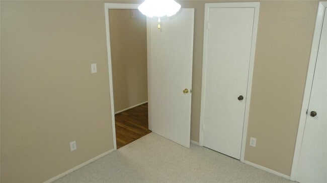 Building Photo - 14122 Bateau Dr