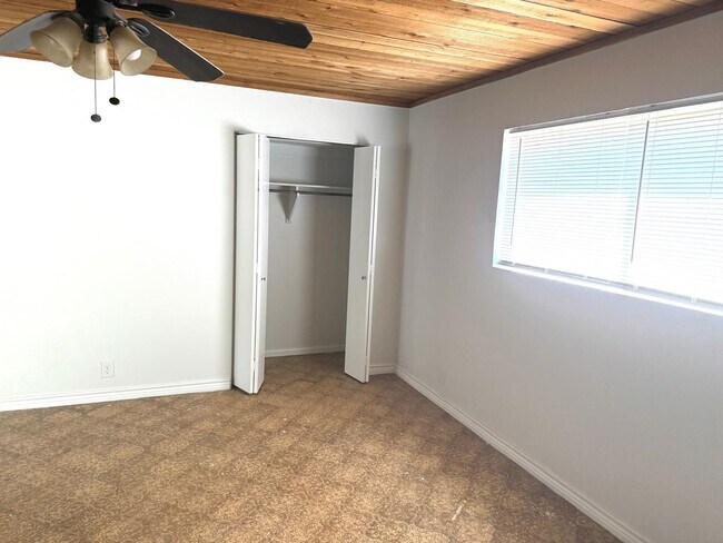 Building Photo - 608 Sesame Ln