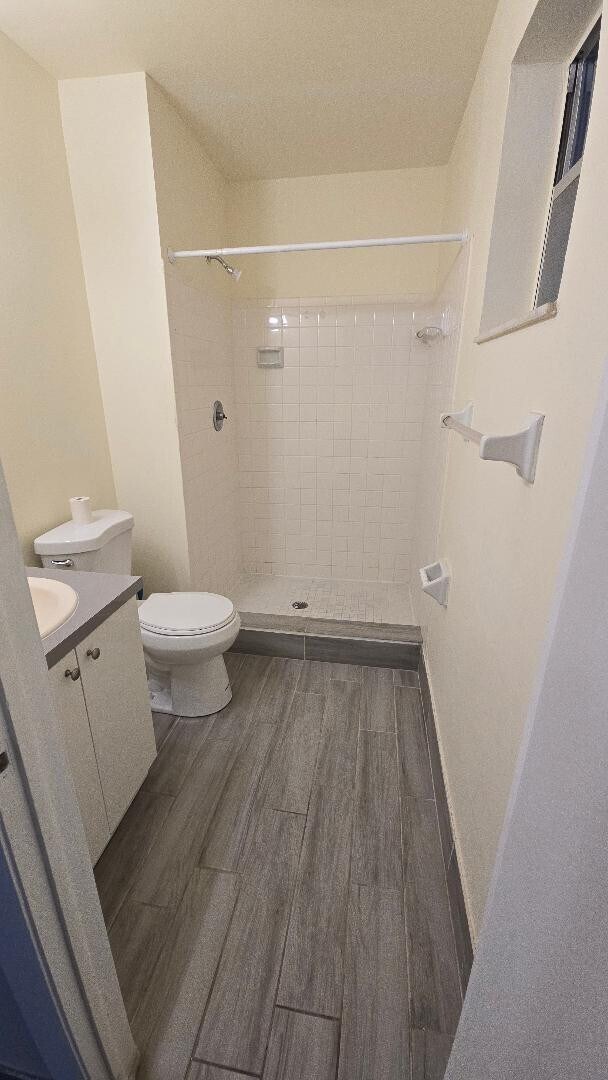 Building Photo - 2810 Riverside Dr