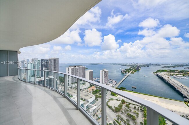 Building Photo - 1400 Biscayne Blvd