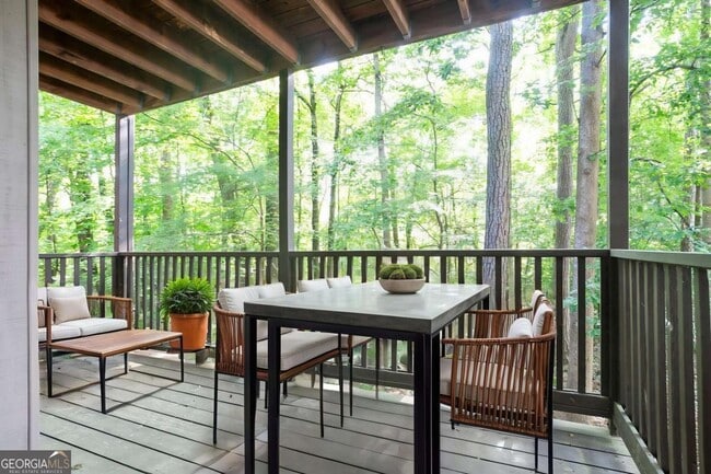 Building Photo - 408 River Run Dr