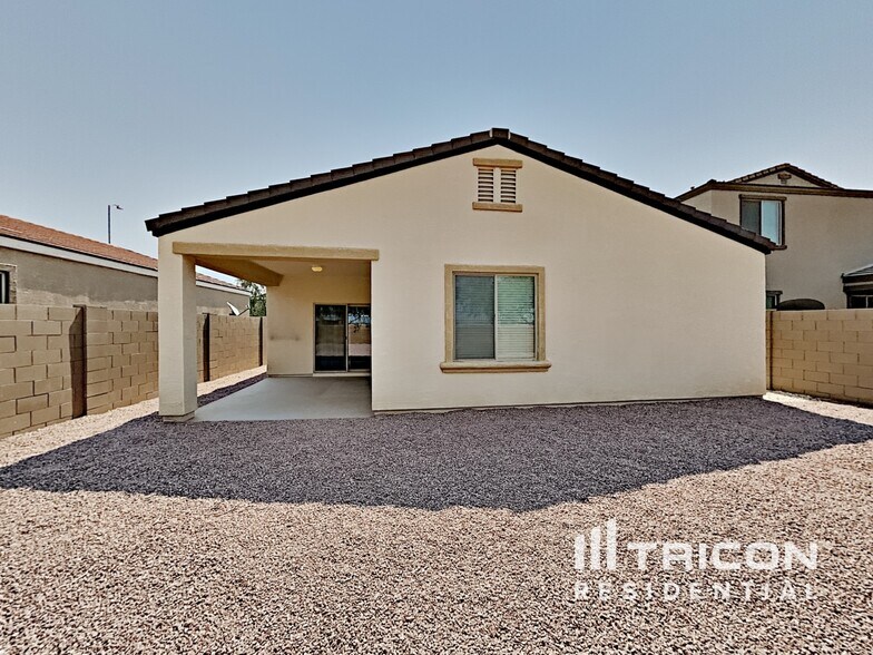 Building Photo - 19550 N Salerno Cir