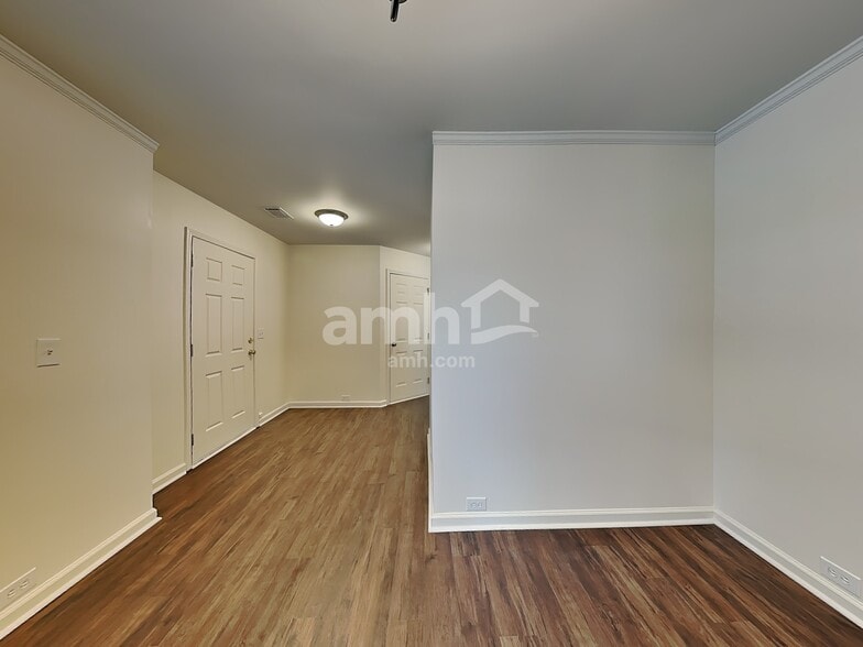 Building Photo - 113 Ridgebrook Way