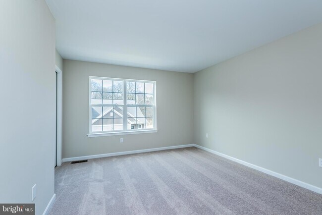 Building Photo - 1714 Shady Ln