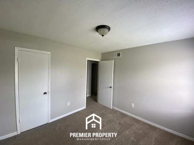 Building Photo - 30 Lydgate Ave