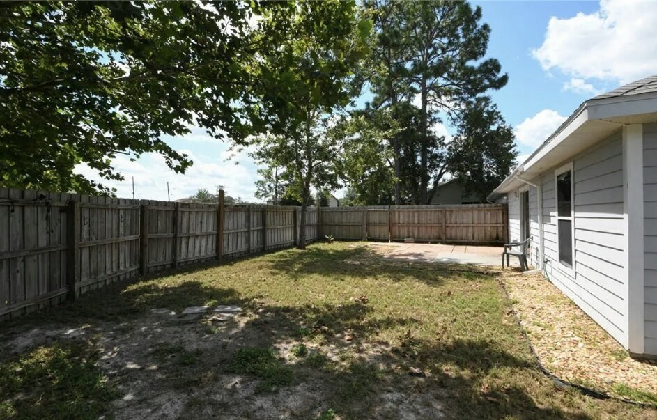 Building Photo - 2131 N Pine Cone Ave