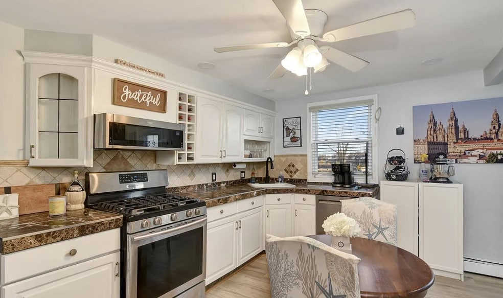 Building Photo - 239 Shoreland Cir