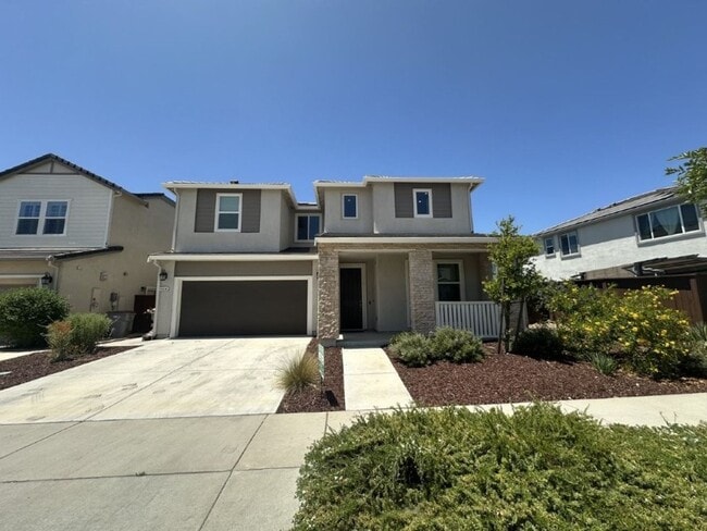 Primary Photo - Spacious 4-Bedroom, 3-Bath Home in Southea...