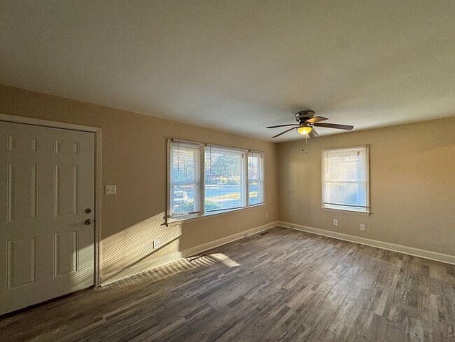 Building Photo - Charming 3 Bed 1 Bath Home Conveniently Located in Fayettevile