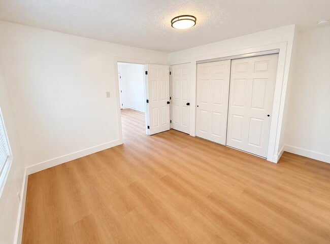 Building Photo - 16 N 100 W