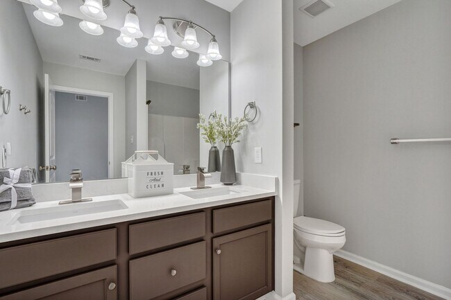 Building Photo - 1 Sunny Ct