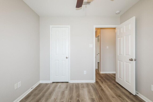 Building Photo - 18446 Sunrise Pines Dr