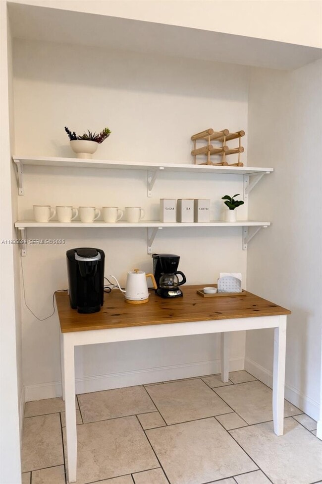 Building Photo - 232 SE 6th St