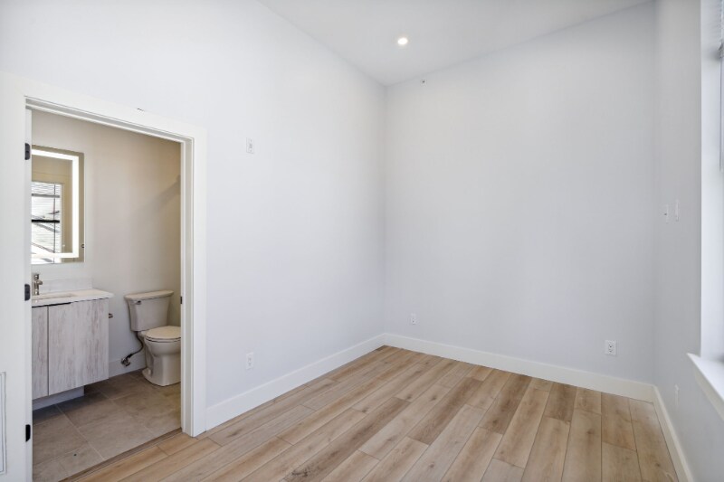 Building Photo - 3439 Lancaster Ave