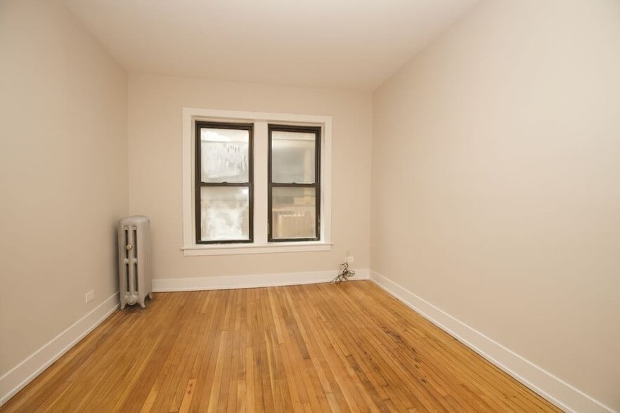 Building Photo - 3300 W Schubert Ave