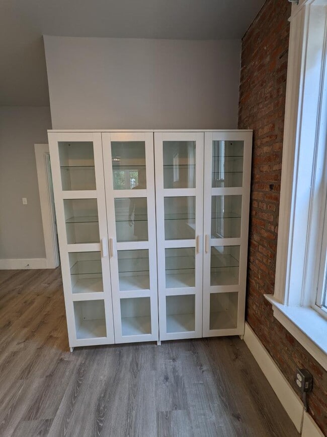 Building Photo - 4227 Botanical Ave