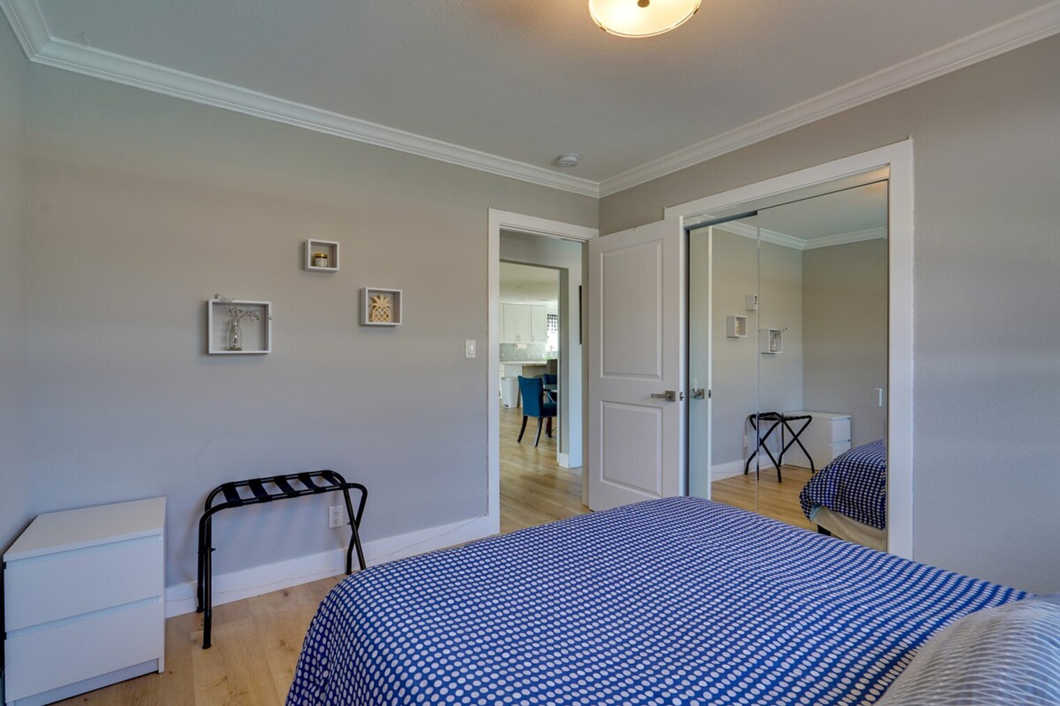 Building Photo - 893 Olivina Ave