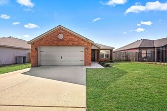 Building Photo - Charming 3-Bed Home in Rogers – Spacious Yard, Modern Comfort, Great Location