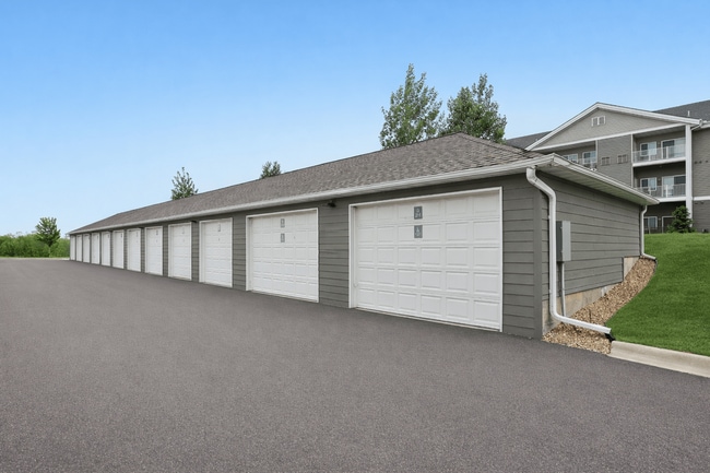 Building Photo - Lake Ridge Apartments