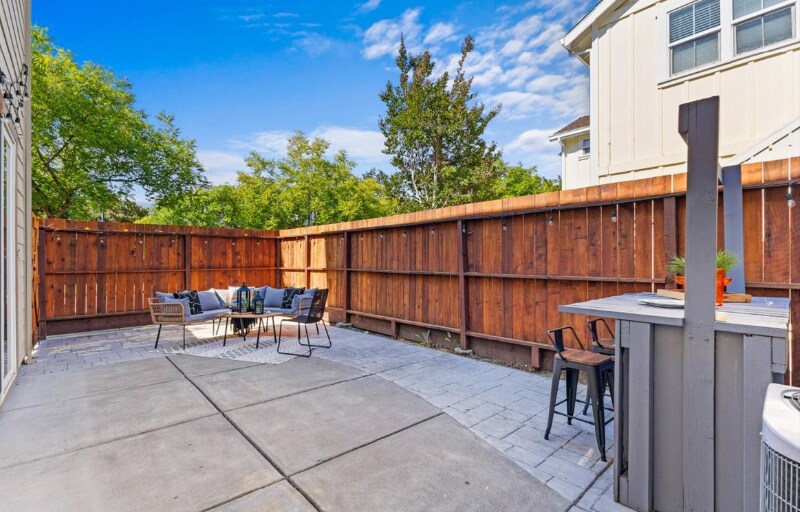 Building Photo - 2455 Prairie Ln