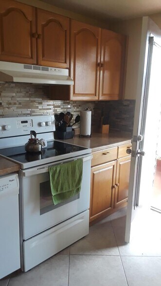 Building Photo - 2950 NW 46th Ave