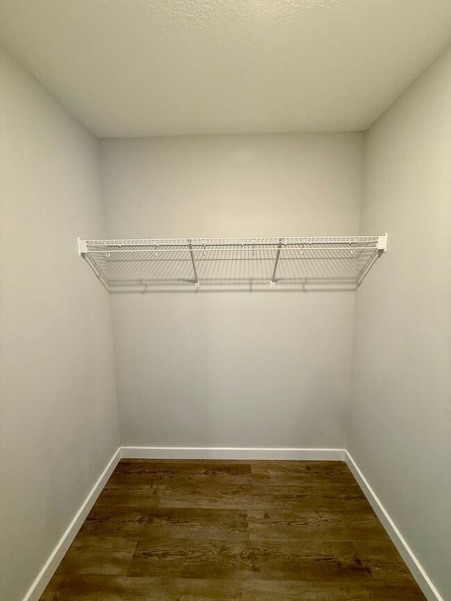 Building Photo - Knoxville 37921 - 2 bedroom 1.5 bath - cal...