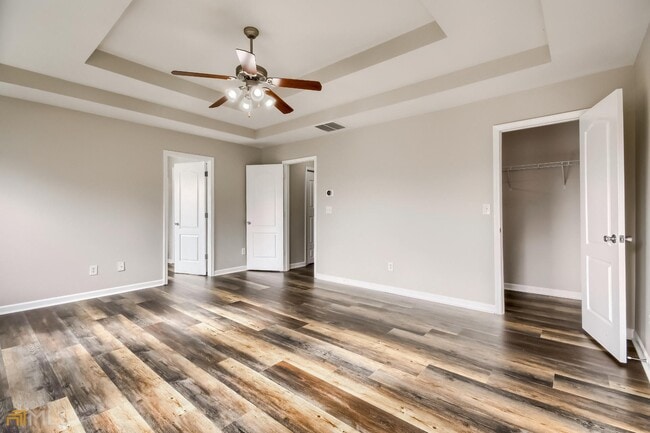 Building Photo - 2171 Waterford Park Dr