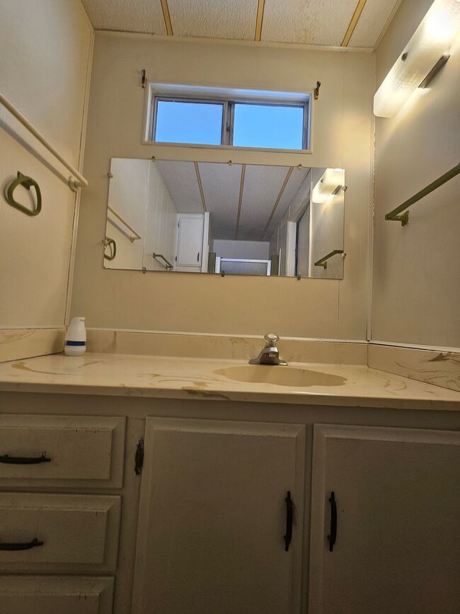 Building Photo - CUTE 2 Bed/2 Bath Mobile on 2 lots in Cent...