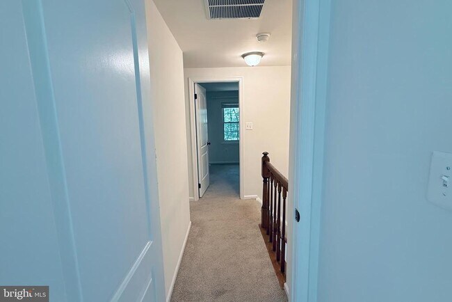 Building Photo - 10100 Walnut Wood Ct