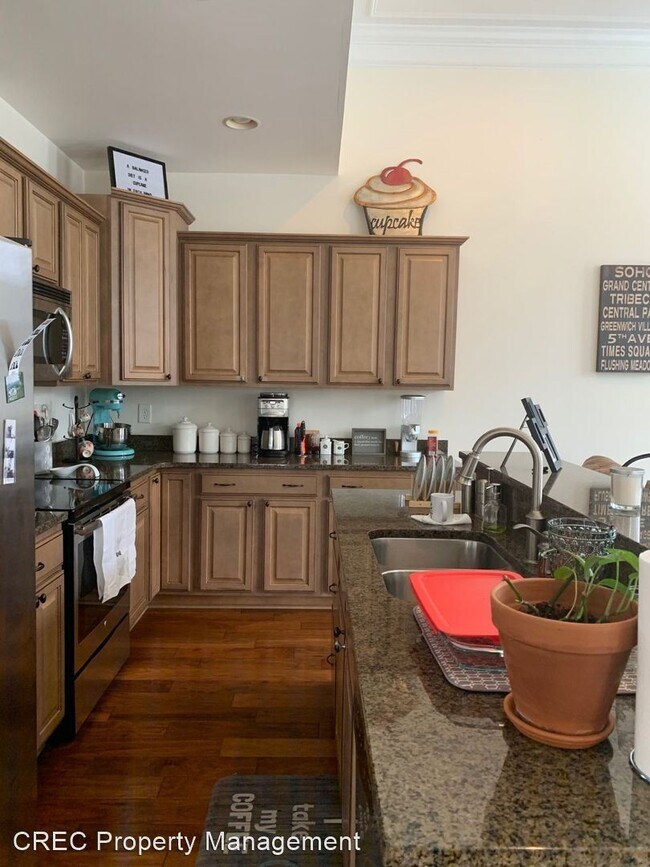 Building Photo - 101 S Commodore Way