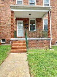 Building Photo - 3 Bedroom Home