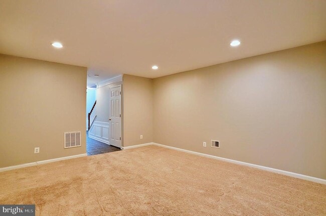 Building Photo - 8239 Singleleaf Ln