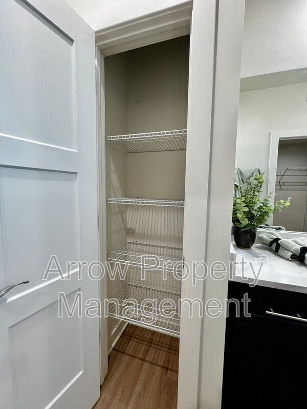 Building Photo - 1215 Claude Rd