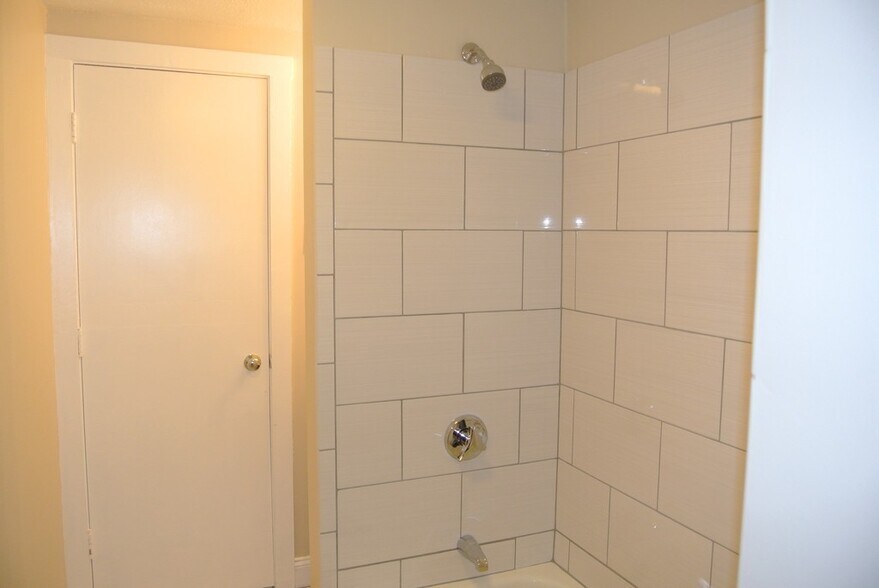 Building Photo - 68 High St