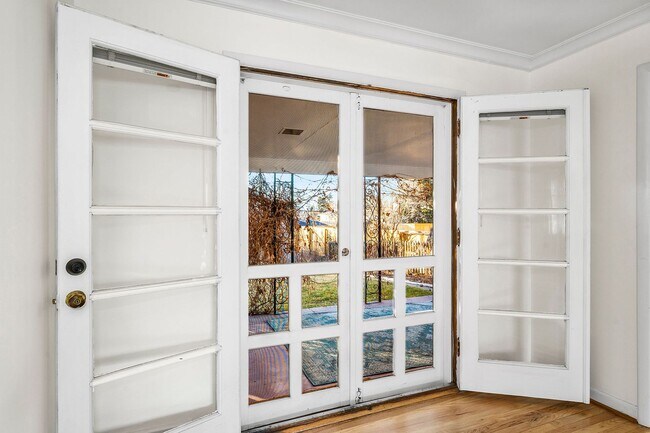 Building Photo - 2BD, 2BA Wellshire Home with Finished Basement and Attached 1-Car Garage