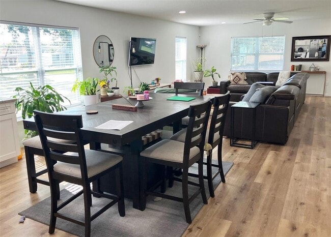 Building Photo - 2101 Queensboro Ave S