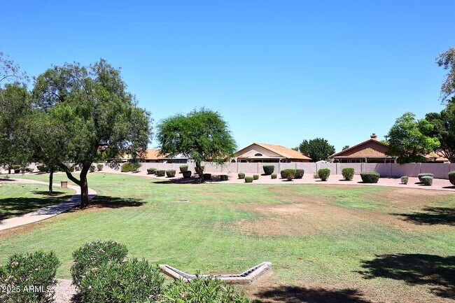 Building Photo - 359 W Brisa Dr