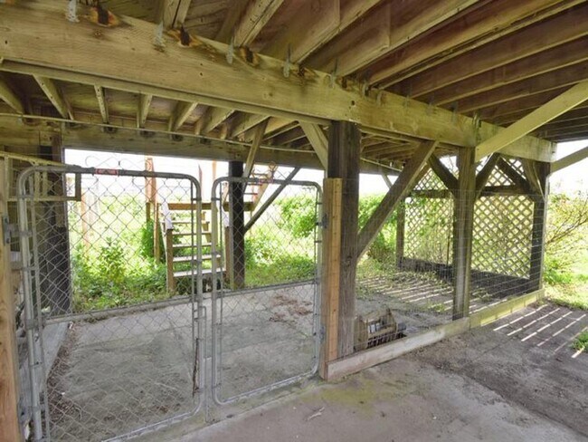 Building Photo - 2104 Galveston Ave