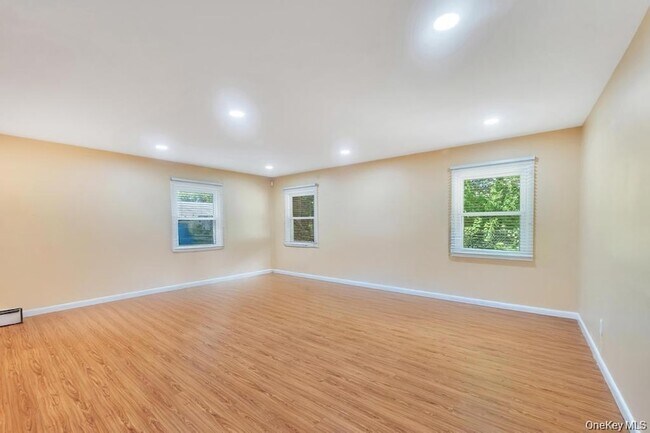 Building Photo - 38 Barker Dr