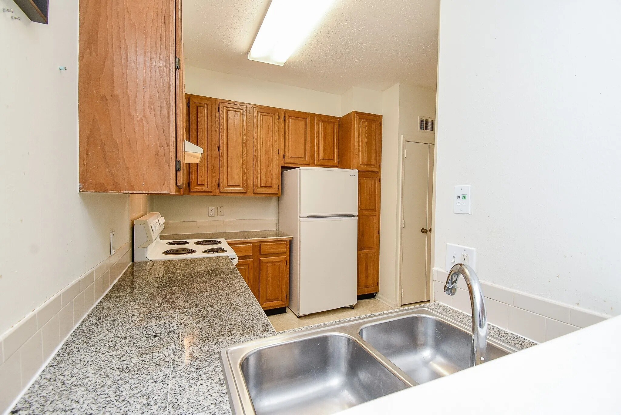 Building Photo - 2211 S Braeswood Blvd
