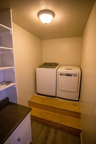Building Photo - 1364 Northridge Dr