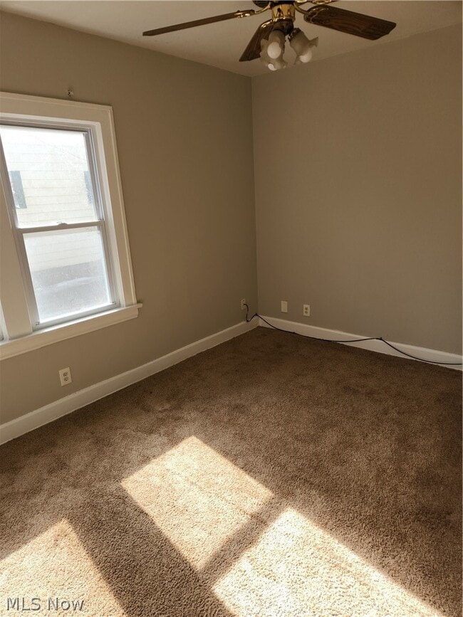 Building Photo - 1483 Genesee Rd