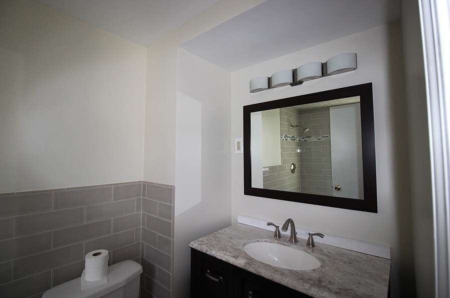 Building Photo - 14 Dow St