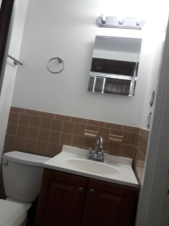 Primary Photo - 70-06-06 30th Ave.