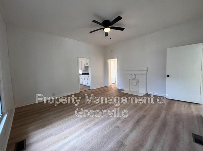 Building Photo - 17 Henry St