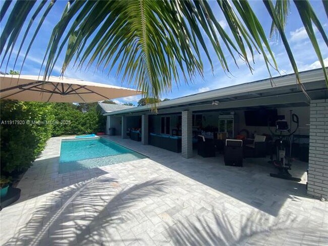 Building Photo - 7010 SW 144th Pl