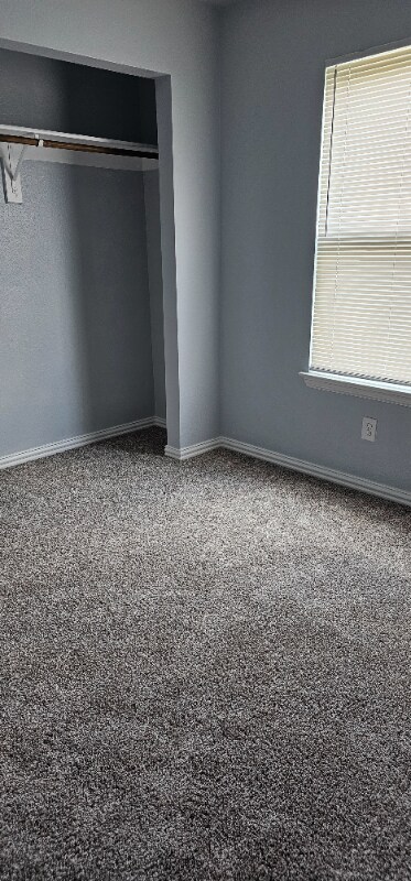 Building Photo - 411 E Day St