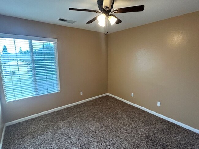 Building Photo - 4 Bedroom 2.5 Bathroom in NW Visalia with a Pool!! Just in Time for Summer!!!