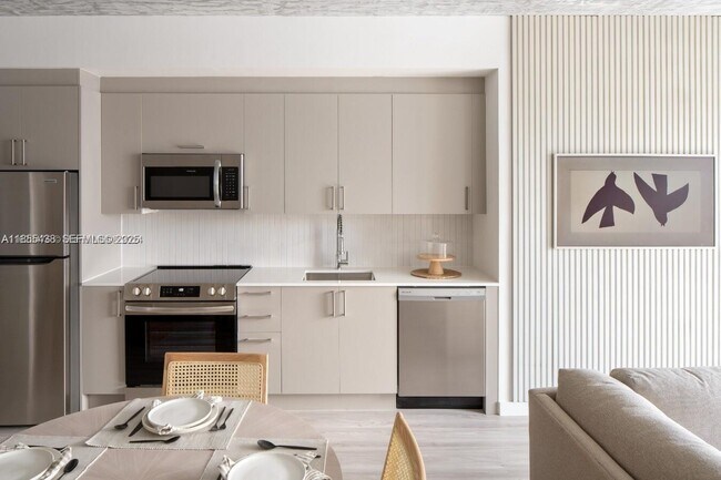 Building Photo - 23 NE 17th Ter